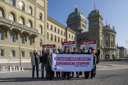 DE 250318 Aktion Nationalratsdebatte1